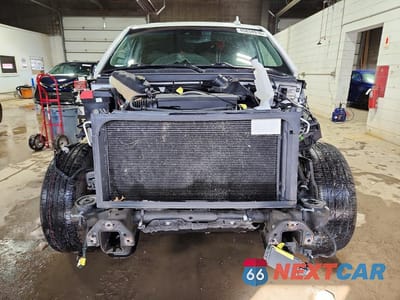 Piąte zdjęcie samochodu w środku: 2020 GMC YUKON XL DENALI VIN:1GKS2HKJ5LR278839 - miniatura