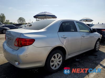 Trzecie zdjęcie samochodu z tyłu: 2009 TOYOTA COROLLA BASE VIN:1NXBU40E19Z138180 - miniatura