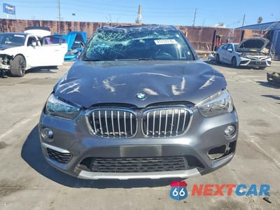 Piąte zdjęcie samochodu w środku: 2018 BMW X1 XDRIVE28I VIN:WBXHT3C36J5K31137 - miniatura