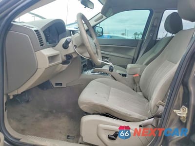 Zdjęcie 7 z 13 samochodu: 2005 JEEP GRAND CHEROKEE LAREDO VIN:1J4GS48K85C665086 - miniatura