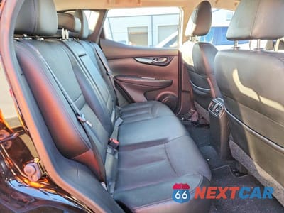 Zdjęcie 11 z 12 samochodu: 2017 NISSAN ROGUE SPORT SL VIN:JN1BJ1CR1HW119189 - miniatura