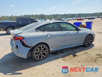 Trzecie zdjęcie samochodu z tyłu: 2026 BMW 228 VIN:WBA83GG05T7S99003 - miniatura