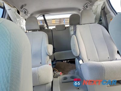 Zdjęcie 10 z 13 samochodu: 2011 TOYOTA SIENNA VIN:5TDKK3DCXBS061509 - miniatura