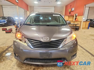 Piąte zdjęcie samochodu w środku: 2011 TOYOTA SIENNA LE 8-PASSENGER VIN:5TDKK3DC9BS148415 - miniatura