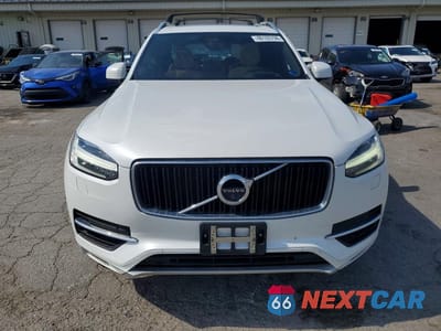 Piąte zdjęcie samochodu w środku: 2019 VOLVO XC90 T6 MOMENTUM VIN:YV4A22PK1K1462255 - miniatura