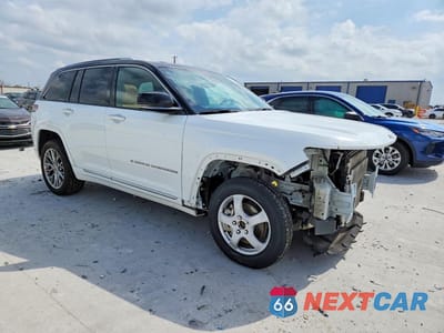 Czwarte zdjęcie samochodu z boku: 2022 JEEP GRAND CHEROKEE SUMMIT VIN:1C4RJGEG4N8539328 - miniatura