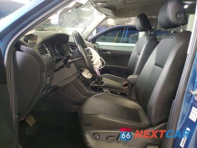 Zdjęcie 7 z 13 samochodu: 2018 VOLKSWAGEN TIGUAN SE VIN:3VV2B7AX6JM066110 - miniatura