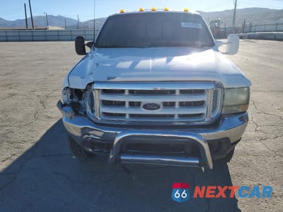 Piąte zdjęcie samochodu w środku: 2000 FORD F350 SUPER DUTY VIN:1FTWW33F0YEE30068 - miniatura