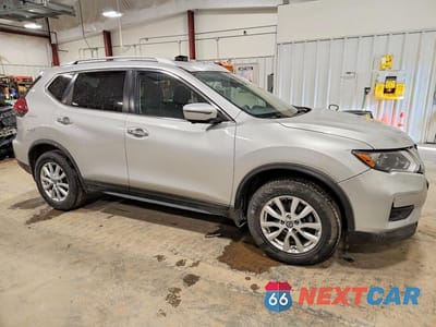 Czwarte zdjęcie samochodu z boku: 2018 NISSAN ROGUE SV VIN:KNMAT2MV4JP567902 - miniatura