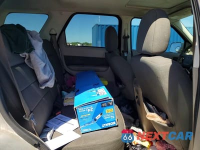 Zdjęcie 10 z 11 samochodu: 2009 FORD ESCAPE XLT VIN:1FMCU037X9KD04539 - miniatura