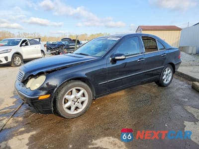 2004 MERCEDES-BENZ C 240 WDBRF61J04E015136 - główne zdjęcie licytacji z USA - miniatura