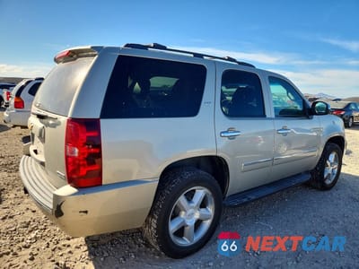 Trzecie zdjęcie samochodu z tyłu: 2013 CHEVROLET TAHOE K1500 LTZ VIN:1GNSKCE07DR289397 - miniatura