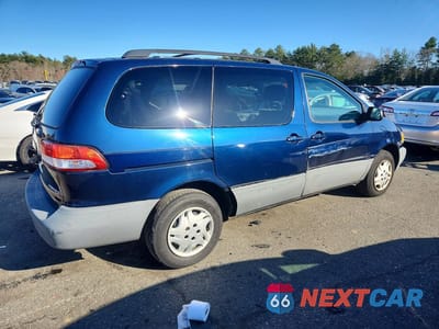Trzecie zdjęcie samochodu z tyłu: 2002 TOYOTA SIENNA CE VIN:4T3ZF19C12U498894 - miniatura