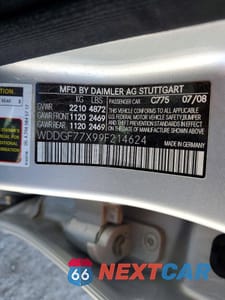 Zdjęcie 12 z 12 samochodu: 2009 MERCEDES-BENZ C 63 AMG VIN:WDDGF77X99F214624 - miniatura