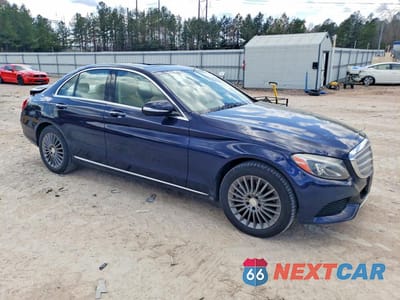 Czwarte zdjęcie samochodu z boku: 2015 MERCEDES-BENZ C 300 4MATIC VIN:55SWF4KB2FU015901 - miniatura