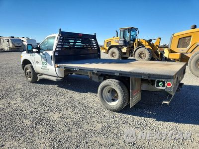 Drugie zdjęcie samochodu z przodu: 2015 FORD F350 SUPER DUTY FLATBED TRUCK VIN:1FDRF3HT7FEA10747 - miniatura