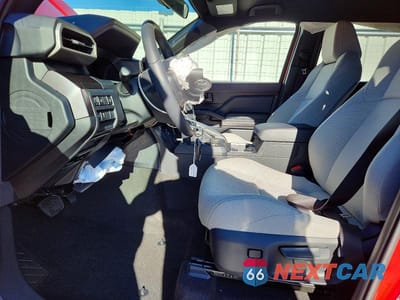 Zdjęcie 7 z 13 samochodu: 2025 TOYOTA 4RUNNER SR5 VIN:JTEVA5BR1S5060656 - miniatura