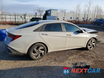 Trzecie zdjęcie samochodu z tyłu: 2024 HYUNDAI ELANTRA SEL VIN:KMHLM4DG1RU701860 - miniatura