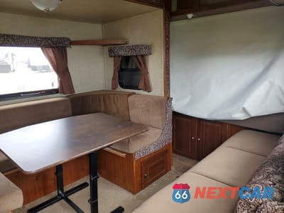 Zdjęcie 6 z 10 samochodu: 2013 FOREST RIVER ROCKWOOD VIN:4X4TRLY22DD123687 - miniatura