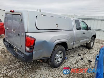 Trzecie zdjęcie samochodu z tyłu: 2020 TOYOTA TACOMA SR 2.7L 4C EXT CAB VIN:5TFRX5GNXLX176292 - miniatura