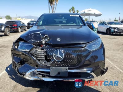 Piąte zdjęcie samochodu w środku: 2023 MERCEDES-BENZ EQE SUV 350 4MATIC VIN:4JGGM1CB2PA039100 - miniatura