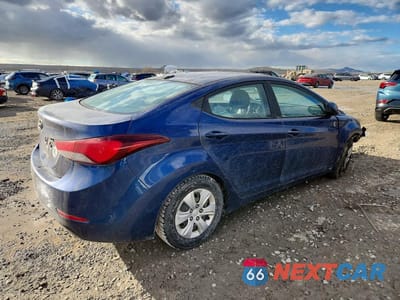 Trzecie zdjęcie samochodu z tyłu: 2016 HYUNDAI ELANTRA SE VIN:5NPDH4AE2GH761914 - miniatura