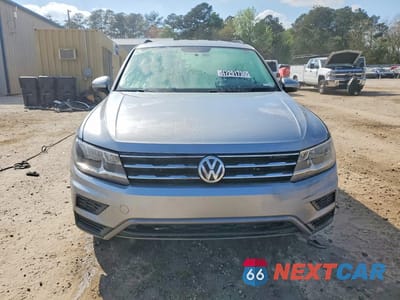 Piąte zdjęcie samochodu w środku: 2020 VOLKSWAGEN TIGUAN S VIN:3VV1B7AX9LM059005 - miniatura