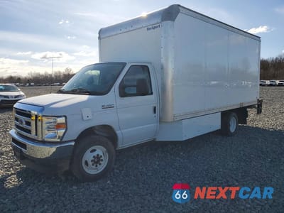 2021 FORD E450 BOX TRUCK 1FDXE4FN4MDC28894 - główne zdjęcie licytacji z USA - miniatura