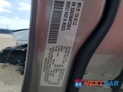 Zdjęcie 13 z 13 samochodu: 2022 JEEP COMPASS LATITUDE VIN:3C4NJDBB4NT228618 - miniatura