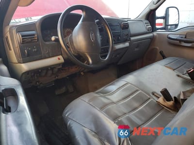 Zdjęcie 8 z 12 samochodu: 2006 FORD F450 SUPER DUTY VIN:1FDXF46P96EA71178 - miniatura