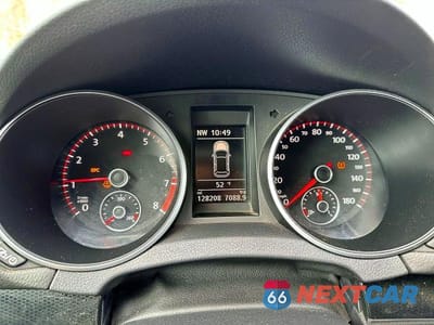 Zdjęcie 8 z 10 samochodu: 2013 VOLKSWAGEN GTI VIN:WVWGV7AJ6DW133817 - miniatura