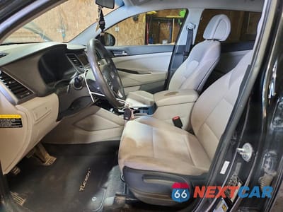 Zdjęcie 7 z 12 samochodu: 2018 HYUNDAI TUCSON SE VIN:KM8J2CA41JU797737 - miniatura
