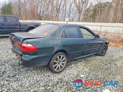 Trzecie zdjęcie samochodu z tyłu: 1998 HONDA ACCORD EX VIN:1HGCG5555WA175391 - miniatura