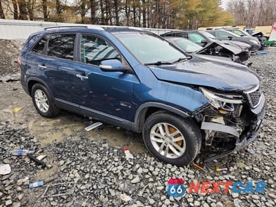 Czwarte zdjęcie samochodu z boku: 2015 KIA SORENTO LX VIN:5XYKT4A73FG603014 - miniatura