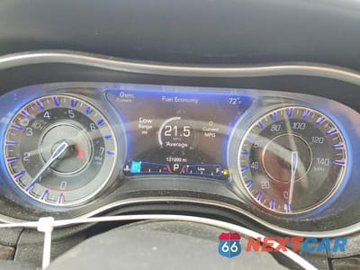 Zdjęcie 9 z 12 samochodu: 2018 CHRYSLER 300 LIMITED VIN:2C3CCAEG3JH126919 - miniatura