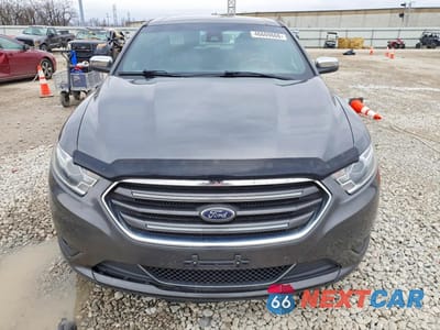 Piąte zdjęcie samochodu w środku: 2017 FORD TAURUS LIMITED VIN:1FAHP2F83HG102604 - miniatura
