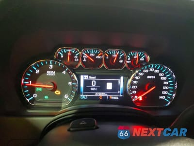 Zdjęcie 9 z 13 samochodu: 2018 CHEVROLET SUBURBAN K1500 LT VIN:1GNSKHKC0JR121740 - miniatura