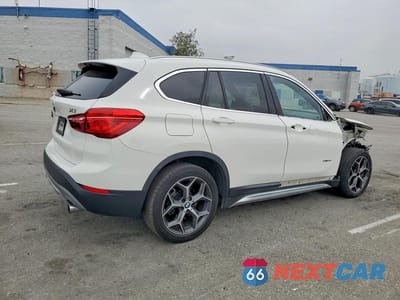 Trzecie zdjęcie samochodu z tyłu: 2018 BMW X1 SDRIVE28I VIN:WBXHU7C3XJ5H39408 - miniatura