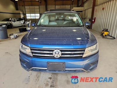 Piąte zdjęcie samochodu w środku: 2018 VOLKSWAGEN TIGUAN SE VIN:3VV2B7AX5JM170085 - miniatura