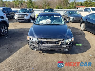 Piąte zdjęcie samochodu w środku: 2004 VOLVO S60 2.5T VIN:YV1RS59V642408729 - miniatura