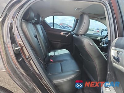 Zdjęcie 10 z 12 samochodu: 2011 LEXUS CT 200H PREMIUM VIN:JTHKD5BH2B2005266 - miniatura