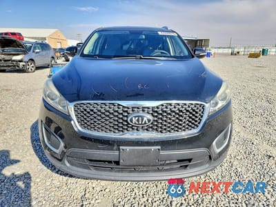 Piąte zdjęcie samochodu w środku: 2017 KIA SORENTO LX VIN:5XYPGDA32HG277829 - miniatura