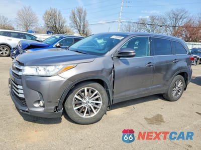 2019 TOYOTA HIGHLANDER XLE 5TDJZRFH7KS569228 - główne zdjęcie licytacji z USA - miniatura
