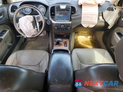 Zdjęcie 8 z 11 samochodu: 2012 CHRYSLER 300 LIMITED VIN:2C3CCACG5CH233556 - miniatura