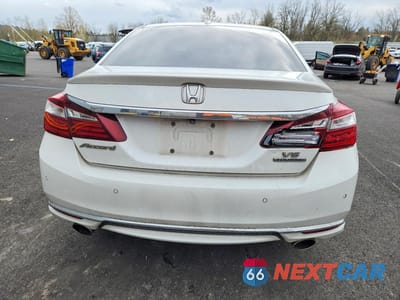 Zdjęcie 6 z 12 samochodu: 2016 HONDA ACCORD TOURING VIN:1HGCR3F92GA030410 - miniatura