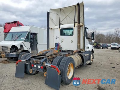 Czwarte zdjęcie samochodu z boku: 2016 KENWORTH CONSTRUCTION T680 VIN:1XKYA48XXGJ496409 - miniatura