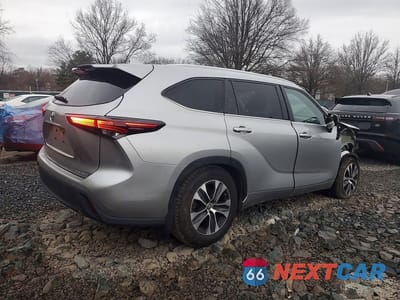 Trzecie zdjęcie samochodu z tyłu: 2024 TOYOTA HIGHLANDER XLE VIN:5TDKDRBHXRS531690 - miniatura