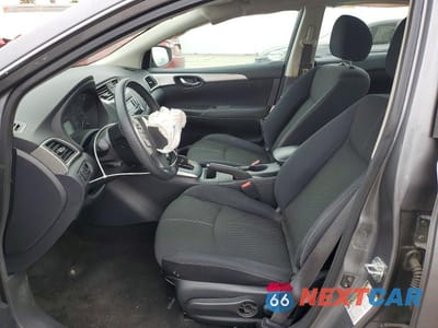 Zdjęcie 7 z 12 samochodu: 2017 NISSAN SENTRA S VIN:3N1AB7AP9HY395335 - miniatura