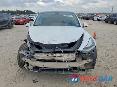 Piąte zdjęcie samochodu w środku: 2022 TESLA MODEL Y VIN:7SAYGDEE8NA010875 - miniatura