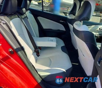 Zdjęcie 10 z 12 samochodu: 2019 TOYOTA PRIUS XLE AWD-E VIN:JTDL9RFU6K3011104 - miniatura